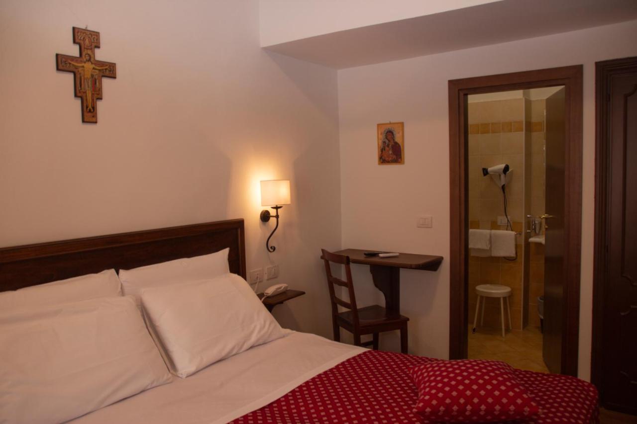 Hotel Pax Assisi Esterno foto