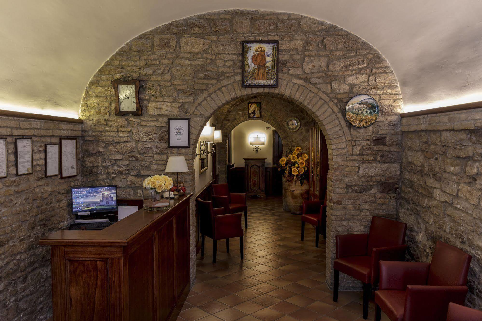 Hotel Pax Assisi Esterno foto