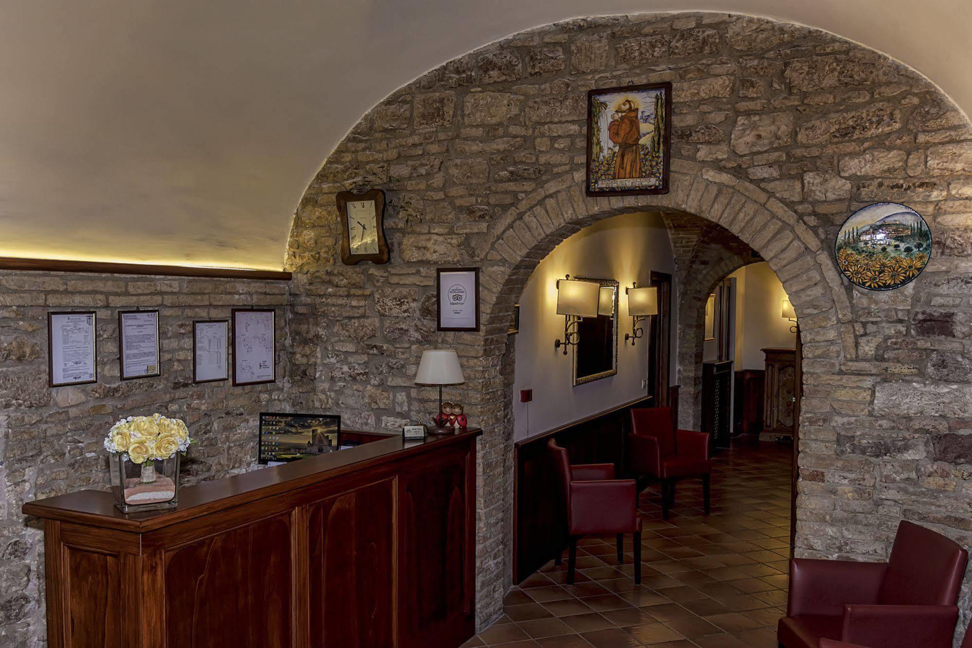 Hotel Pax Assisi Esterno foto