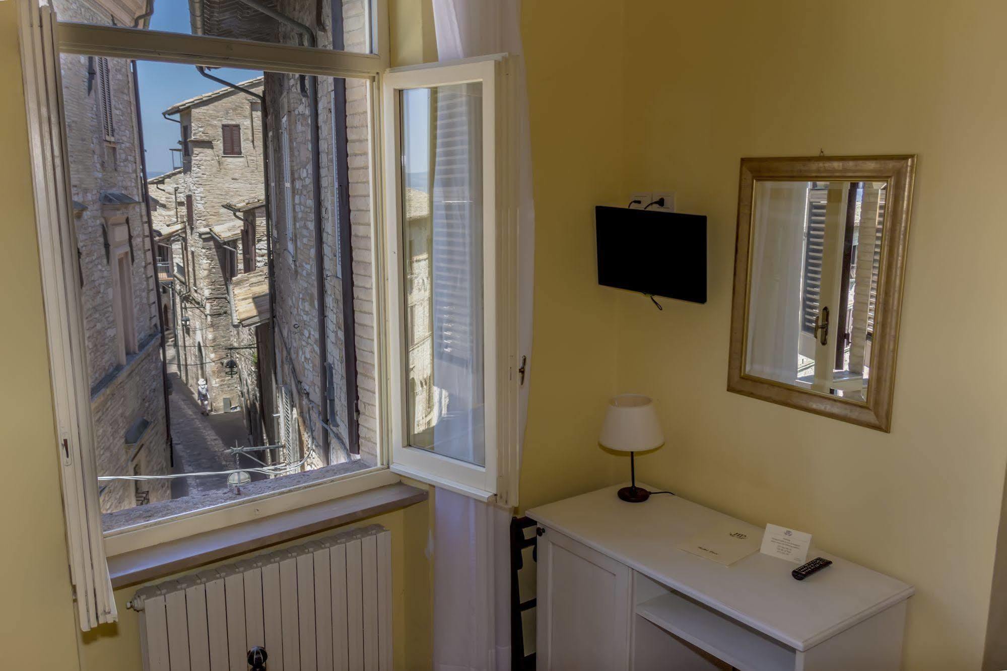 Hotel Pax Assisi Esterno foto
