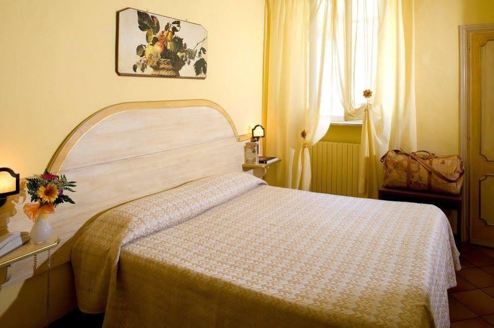 Hotel Pax Assisi Esterno foto